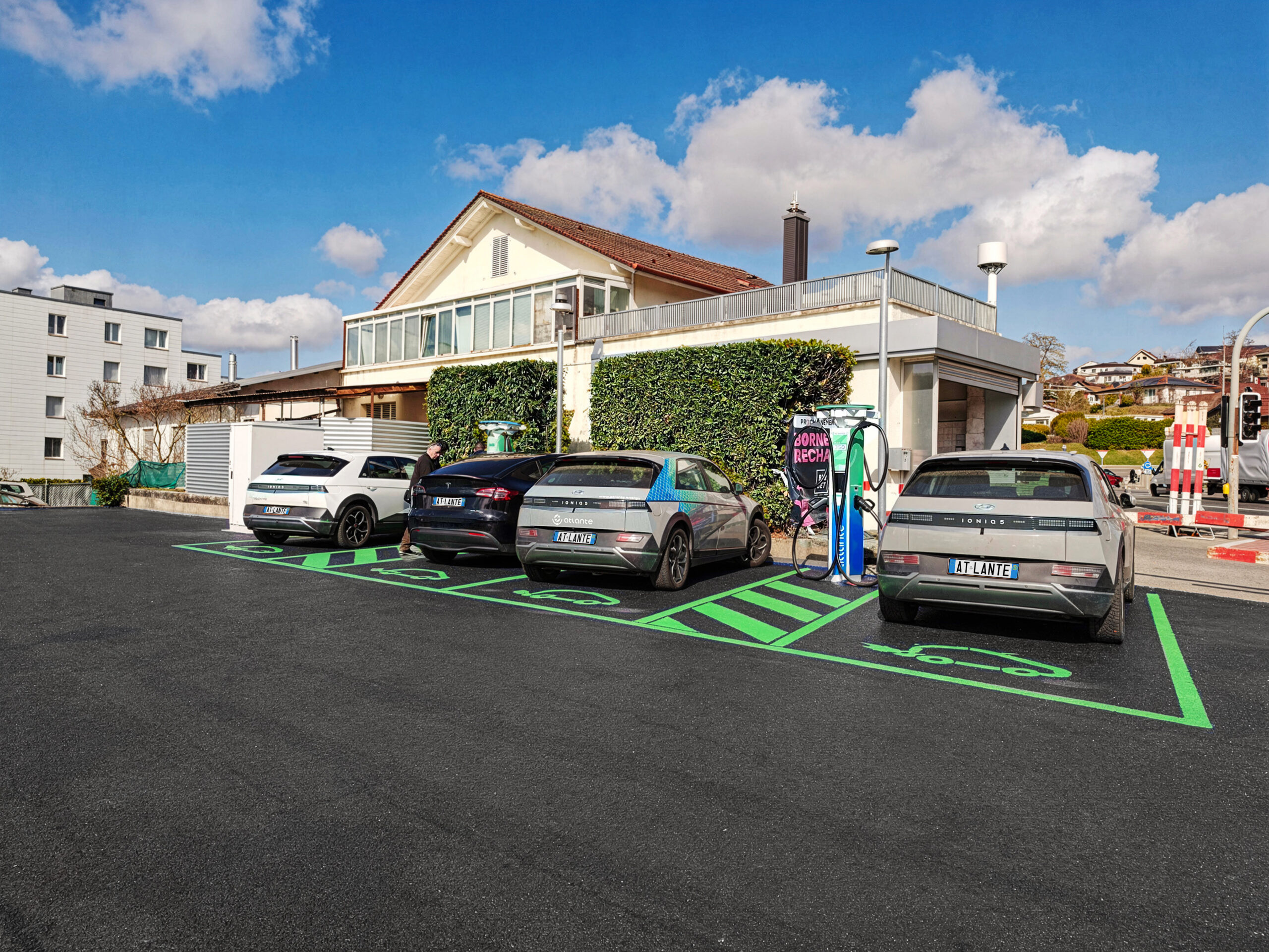 Mobilité électrique : Atlante inaugure sa première station de recharge ultra-rapide en Suisse
